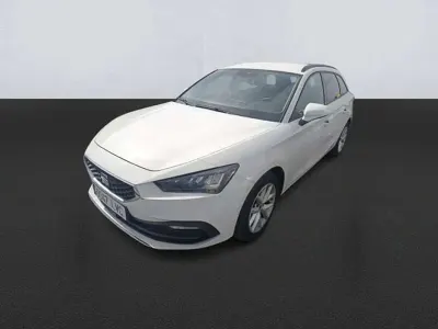 Usado Seat Leon Style 116 CV (85 kW) 2021 Blanco Familiar