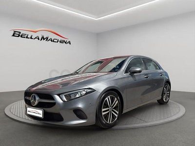 Usado Mercedes A180 116 CV (85 kW) 2022 Gris / plata Berlina
