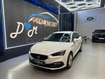 Usado Seat Leon Reference 115 CV (84 kW) 2021 Blanco Familiar