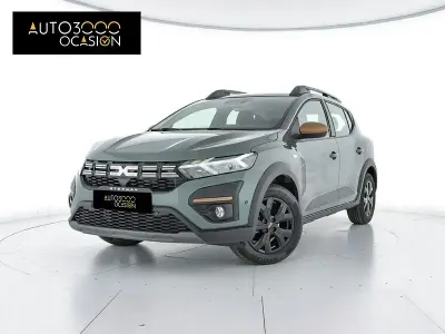 Usado Dacia Sandero Extreme 101 CV (74 kW) 2025 Verde Berlina