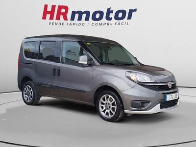 Gris Usado 2022 Fiat Doblò Trekking Monovolumen | 17.790 € (Un poco caro)