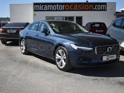 Usado Volvo S90 Momentum 250 CV (183 kW) 2021 Azul Berlina
