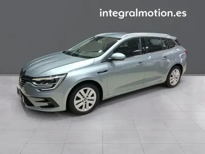 Usado Renault Mégane II Business 115 CV (84 kW) 2021 Gris Berlina