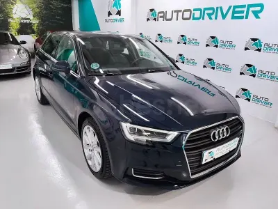 Usado Audi A3 Advanced 150 CV (110 kW) 2019 Azul Berlina