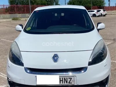 Usado Renault Scénic III Dynamique 130 CV (95 kW) 2013 Blanco Monovolumen