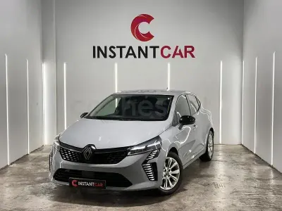 Usado Renault Clio V Techno 90 CV (66 kW) 2024 Gris / plata Berlina
