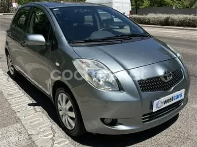 Usado Toyota Yaris Sol 87 CV (63 kW) 2008 Gris / plata Utilitario