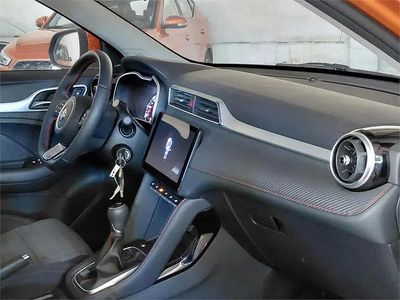 Begagnad MG ZS Comfort 106 HK (77 kW) 2025 Orange SUV