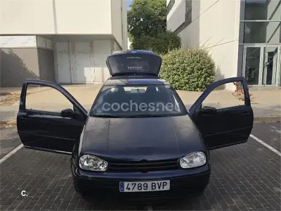 Usado VW Golf IV Highline 105 CV (77 kW) 2002 Azul Berlina