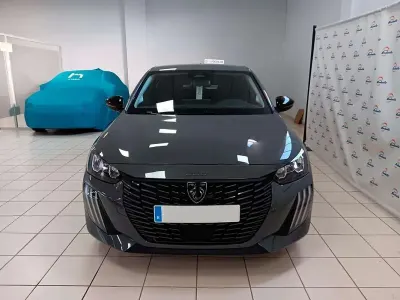 Nuevo Peugeot 208 Allure 102 CV (75 kW) 2025 Gris Utilitario