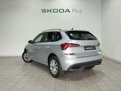 Gris plata Usado 2022 Skoda Kamiq SUV | 17.690 € (Precio justo)