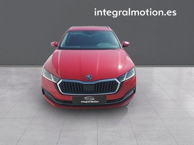Usado Skoda Octavia Style 149 CV (109 kW) 2021 Rojo Familiar