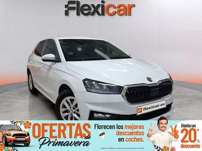Usado Skoda Fabia Selection 95 CV (69 kW) 2024 Blanco Berlina