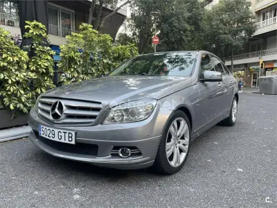 Usado Mercedes C200 Avantgarde 136 CV (100 kW) 2010 Gris / plata Berlina