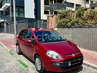 Używany Fiat Punto Active 77 KM (56 kW) 2010 Czerwony Hatchback