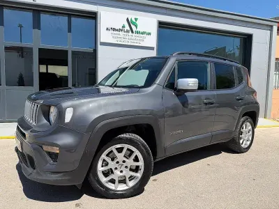 Usado Jeep Renegade Limited 190 CV (139 kW) 2022 Gris / plata SUV