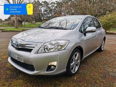 Usado Toyota Auris Hybrid Advance 136 CV (100 kW) 2012 Gris / plata Berlina