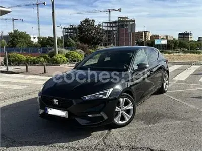 Usado Seat Leon FR 150 CV (110 kW) 2020 Negro Berlina