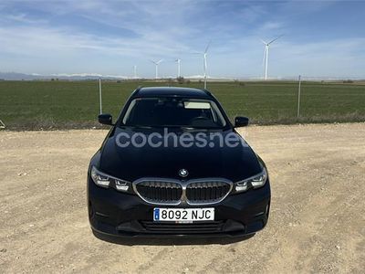 Usado BMW 318 150 CV (110 kW) 2021 Negro Familiar