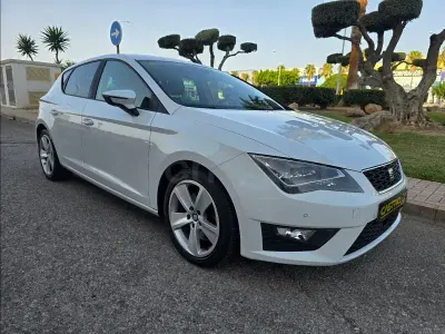 Usado Seat Leon FR 180 CV (132 kW) 2014 Blanco Berlina