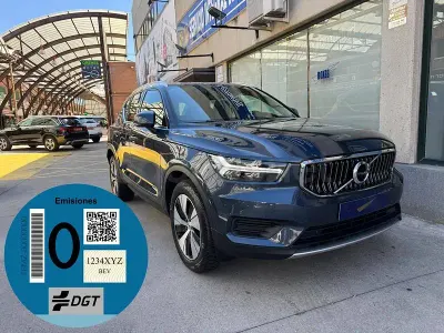 Usado Volvo XC40 Plus 211 CV (155 kW) 2022 Azul SUV