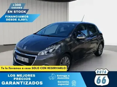 Usado Peugeot 208 Style 82 CV (60 kW) 2018 Gris / plata Utilitario