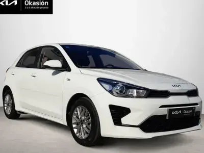 Usado Kia Rio 84 CV (61 kW) 2022 Blanco Utilitario