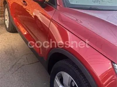 Usado Volvo XC40 Business Edition 150 CV (110 kW) 2019 Rojo SUV