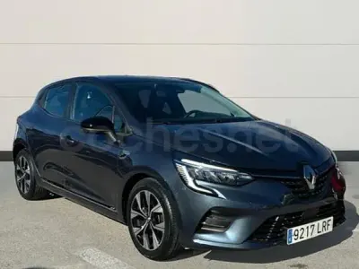 Usado Renault Clio V LIMITED 90 CV (66 kW) 2021 Gris / plata Berlina