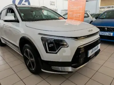 Usado Kia Niro 139 CV (102 kW) 2025 Blanco SUV