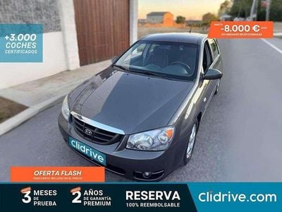 Gris Usado 2005 Kia Cerato Berlina | 3990 €