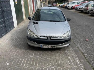 Usado Peugeot 206 75 CV (55 kW) 2000 Gris / plata Berlina