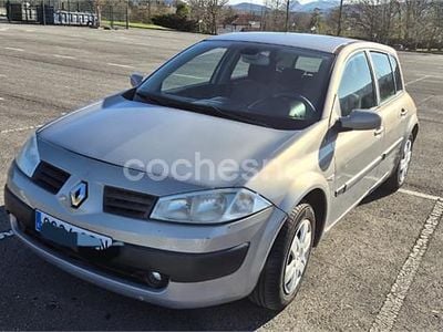 Gris / plata Usado 2004 Renault Mégane II Dynamique Berlina | 2650 € (Precio justo)