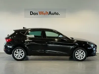 Usado Seat Leon Style 116 CV (85 kW) 2025 Negro