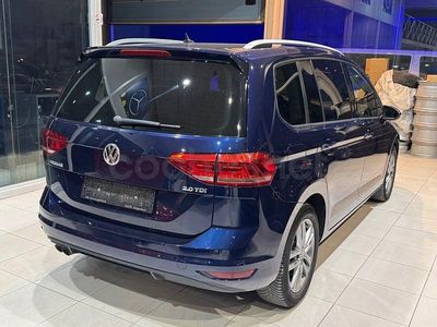 Usado VW Touran Advance 150 CV (110 kW) 2017 Azul Monovolumen