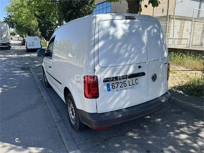 Usado VW Caddy Maxi Trendline 110 CV (80 kW) 2020 Blanco Monovolumen