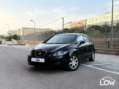 Usado Seat Leon Sport 102 CV (75 kW) 2006 Negro Utilitario
