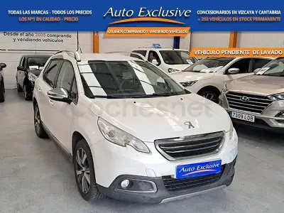 Usado Peugeot 2008 Allure 92 CV (67 kW) 2015 Blanco SUV