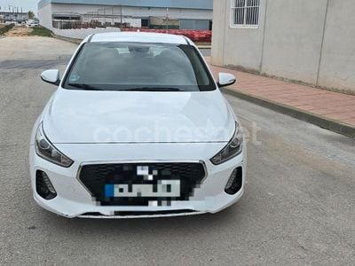 Usado Hyundai i30 Style 136 CV (100 kW) 2018 Blanco Berlina