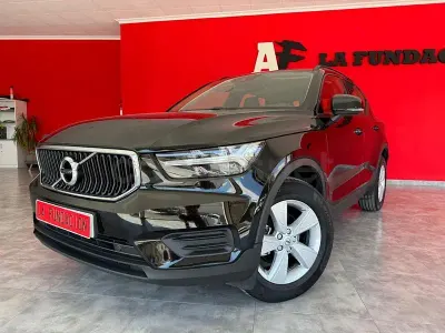 Usado Volvo XC40 Momentum 129 CV (94 kW) 2021 Negro SUV