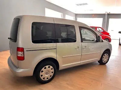 Usado VW Caddy Life 104 CV (76 kW) 2006 Gris / plata Monovolumen