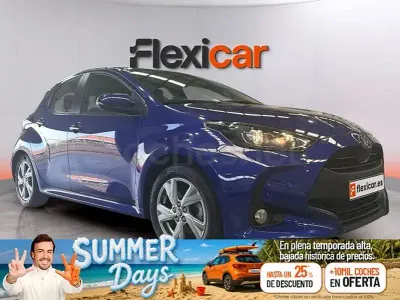 Usado Toyota Yaris Hybrid Active 116 CV (85 kW) 2025 Azul Berlina