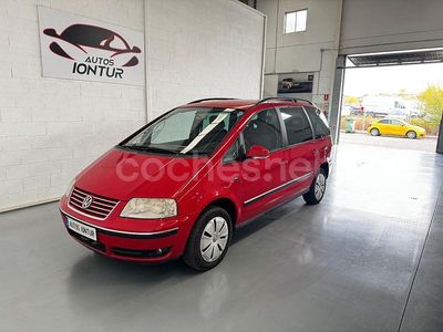 Usado VW Sharan Comfortline 115 CV (84 kW) 2005 Rojo Monovolumen