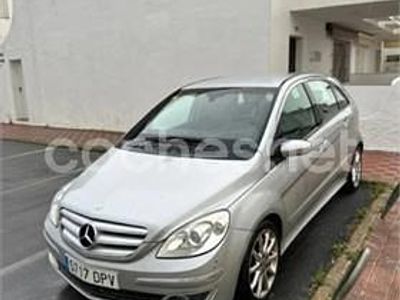 Usado Mercedes B180 109 CV (80 kW) 2005 Gris / plata Monovolumen