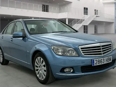 Używany Mercedes C200 Elegance 184 KM (135 kW) 2011 Niebieski Sedan/Limuzyna