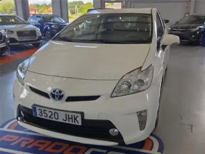 Usado Toyota Prius Advance 136 CV (100 kW) 2015 Blanco Berlina