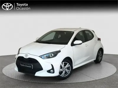 Usado Toyota Yaris Hybrid Active 116 CV (85 kW) 2025 Blanco Monovolumen