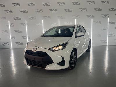 Usado Toyota Yaris 125 CV (91 kW) 2023 Blanco Utilitario