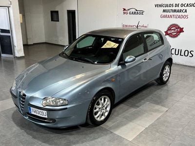 Usado Alfa Romeo 147 Progression 115 CV (84 kW) 2003 Gris / plata Utilitario