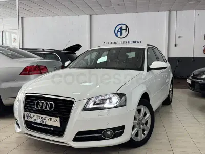 Usado Audi A3 Sportback Ambiente 160 CV (117 kW) 2011 Blanco Utilitario